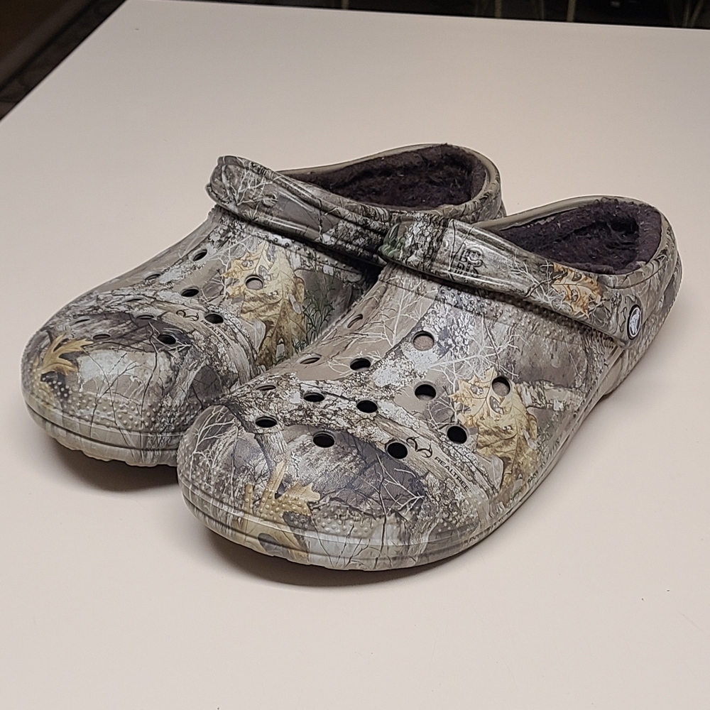 Crocs Realtree Camo classic fuzzy lined clogs size 13